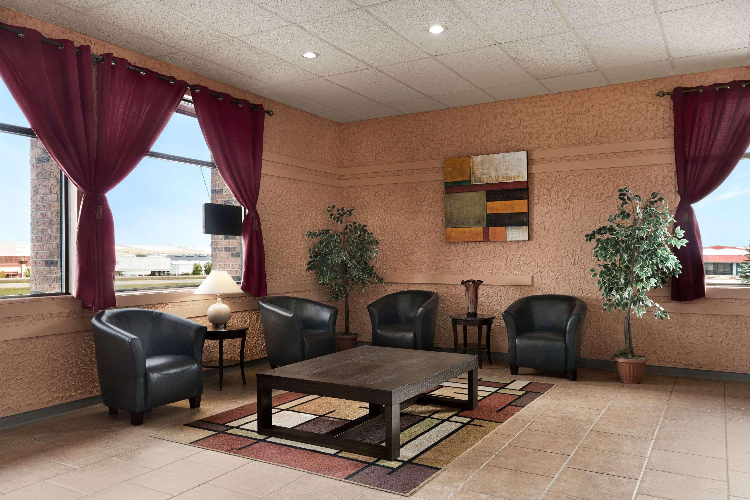 Travelodge By Wyndham Swift Current Ngoại thất bức ảnh